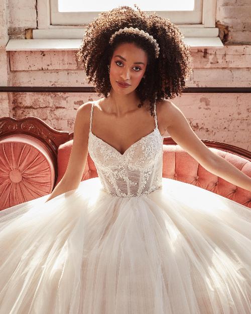 La21223 lace and tulle wedding dress with straps and ball gown silhouette1